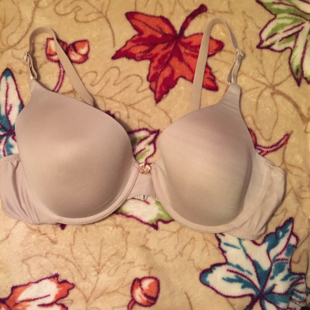 Maidenform bra fits 36d label says 38d